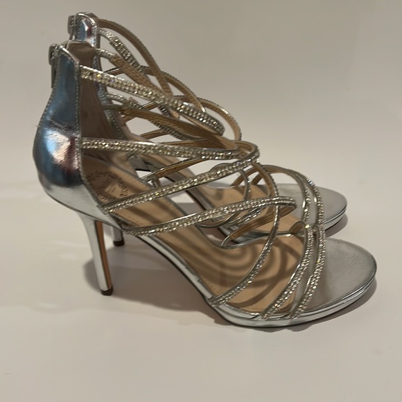 L Miller silver pump - Picture 6 of 16